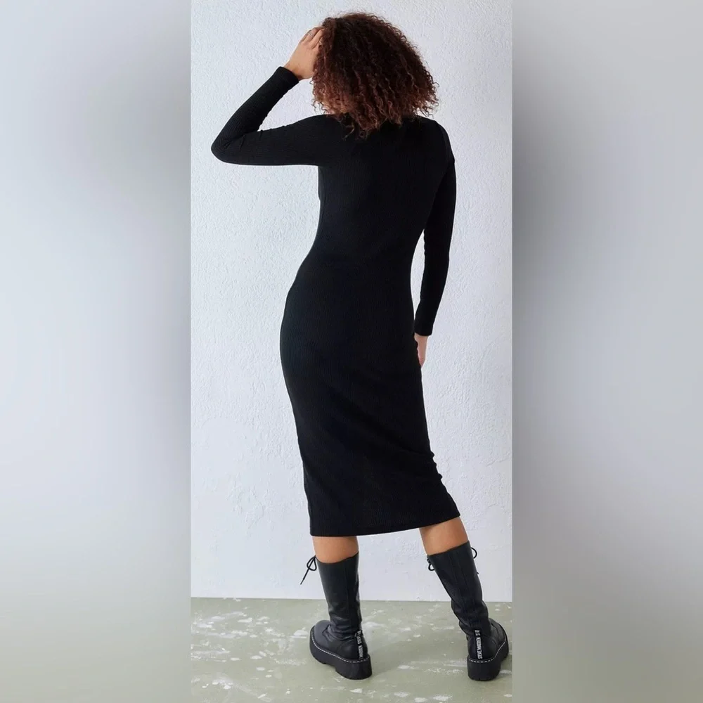 UO Danity Ribbed Shirt Midi Dress in Black size Small - Picture 3 of 4